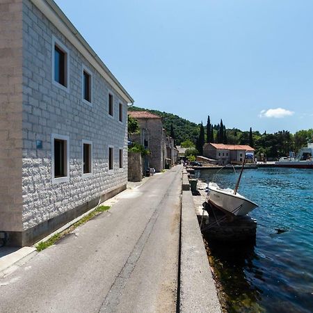 Romeo And Juliet Apartments Tivat Eksteriør bilde