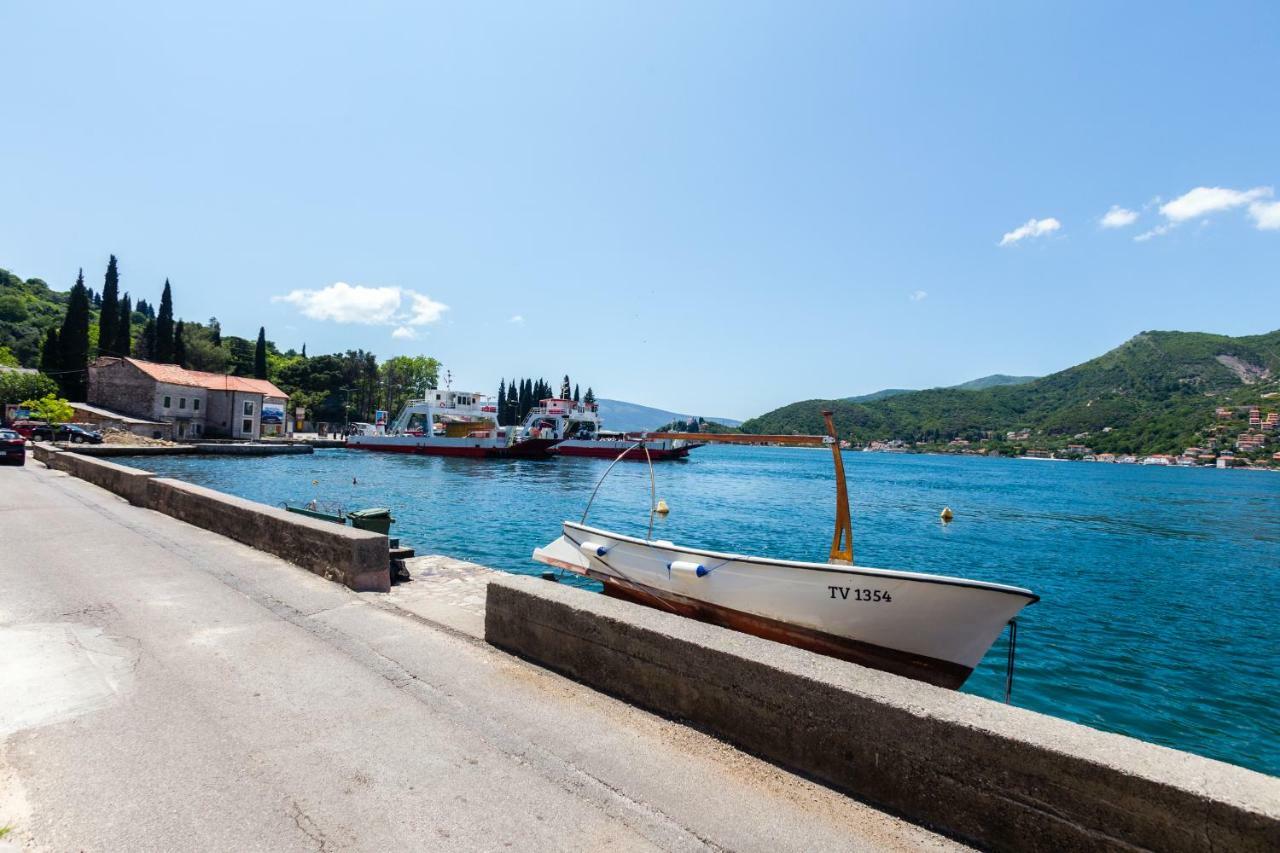 Romeo And Juliet Apartments Tivat Eksteriør bilde
